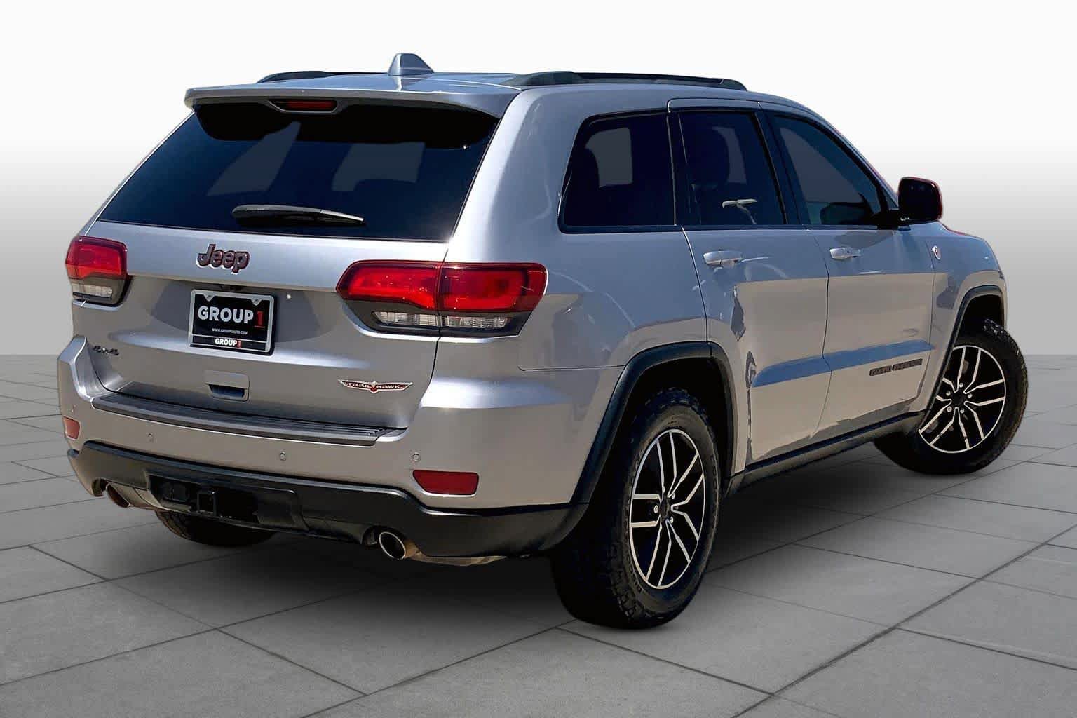 Used 2020 Jeep Grand Cherokee Trailhawk w/ Trailhawk Luxury Group AWD/4WD image 13