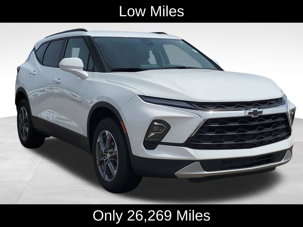 Used 2024 Chevrolet Blazer LT w/ Convenience Package FWD image 2