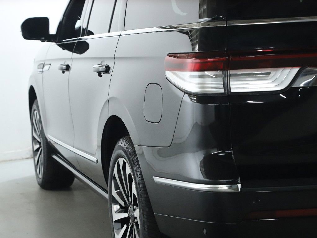 Used 2022 Lincoln Navigator Reserve image 45