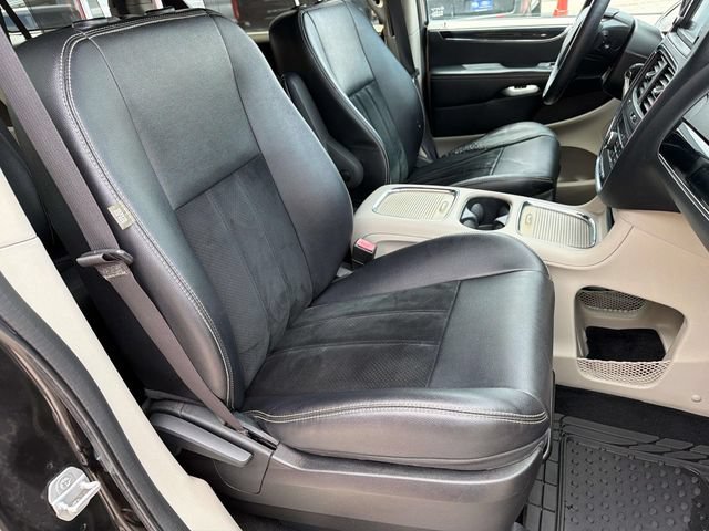 Used 2015 Dodge Grand Caravan SXT FWD image 24