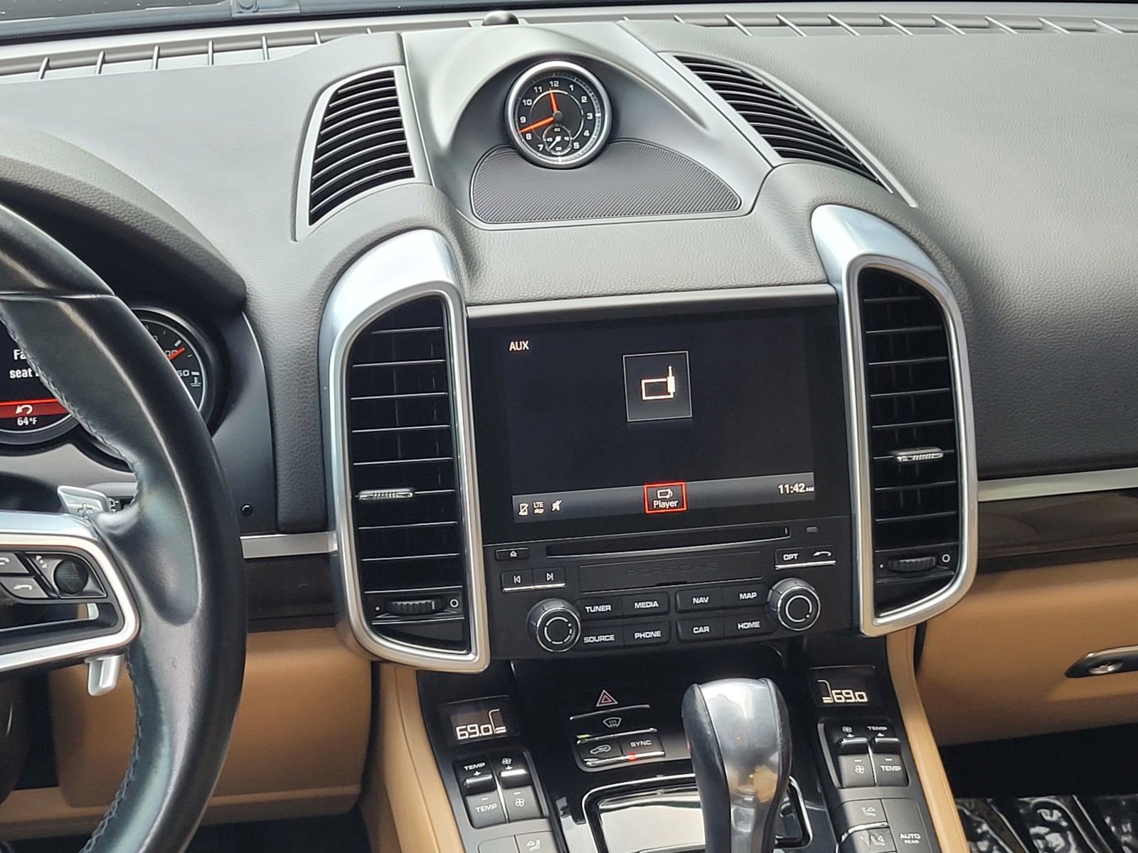 Used 2018 Porsche Cayenne Platinum Edition AWD/4WD image 16