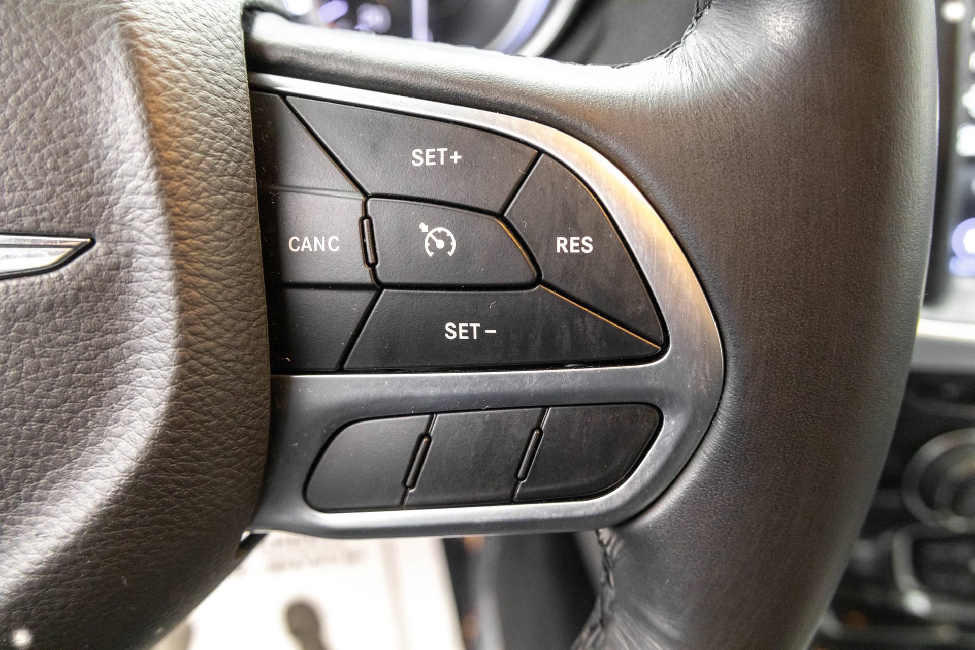 Used 2022 Chrysler 300 Touring w/ Sport Appearance Package image 22