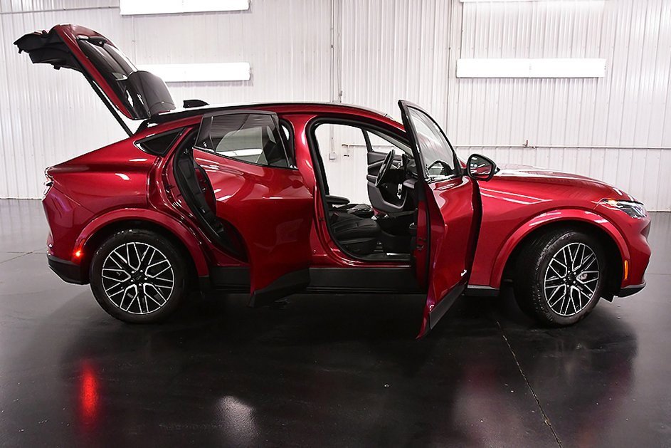 Used 2025 Ford Mustang Mach-E Premium image 29