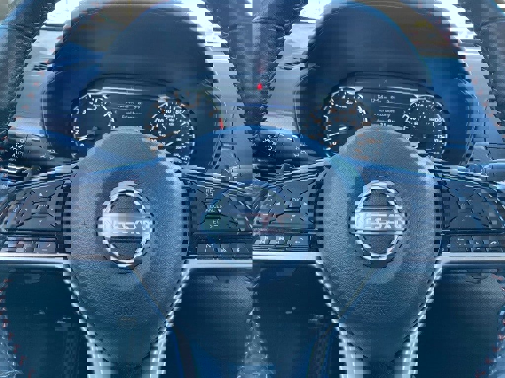 Used 2025 Nissan Altima 2.5 SR image 18