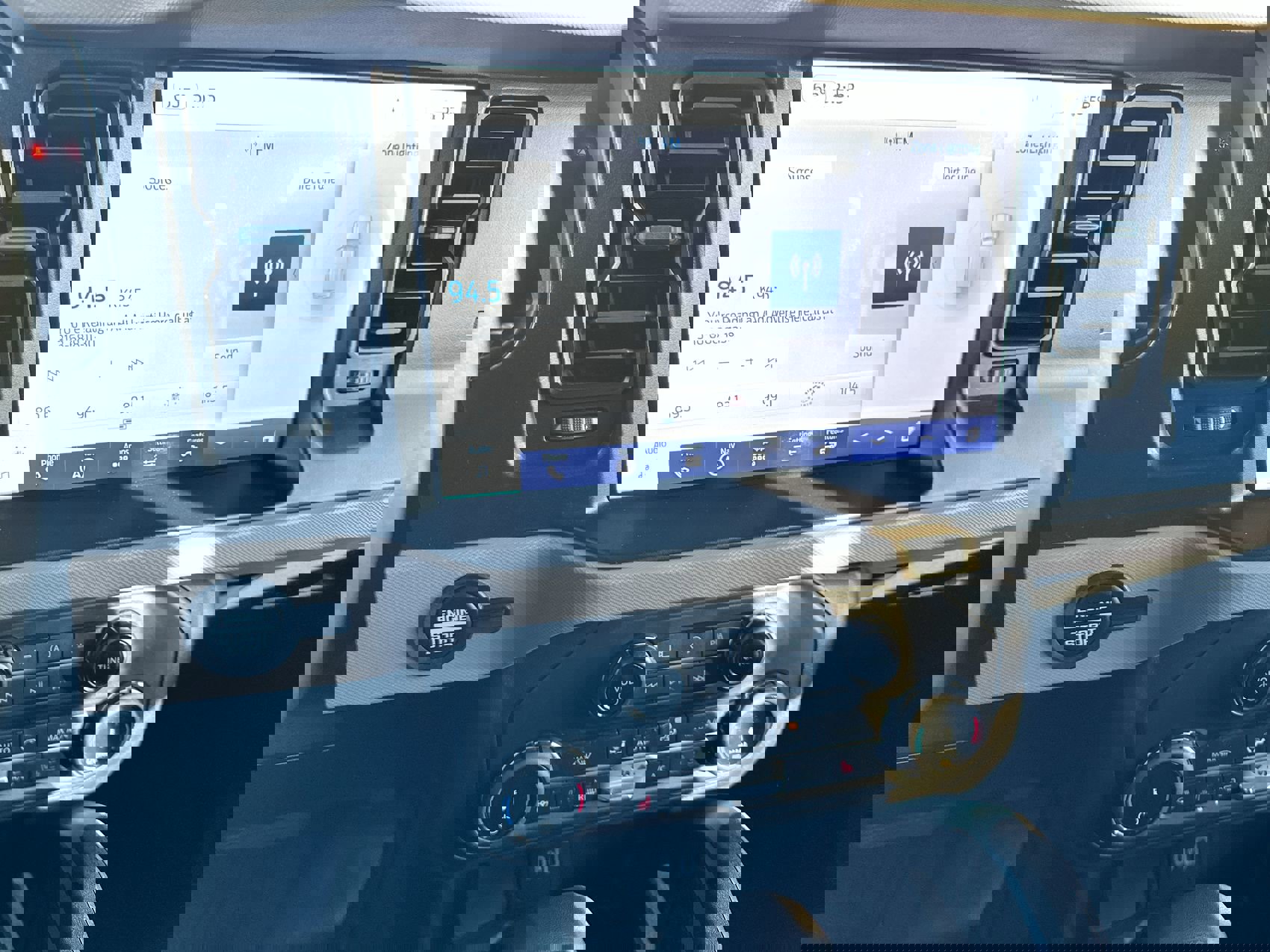 Used 2022 Ford Bronco Wildtrak image 16