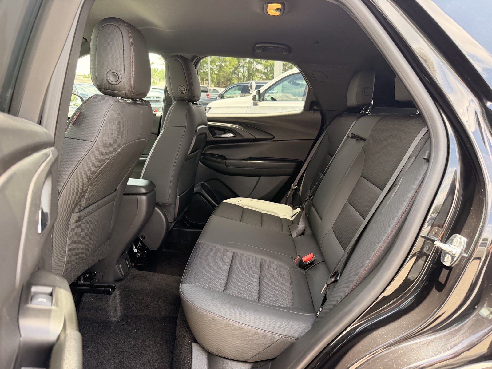 Used 2023 Chevrolet TrailBlazer RS w/ Convenience Package AWD/4WD image 28