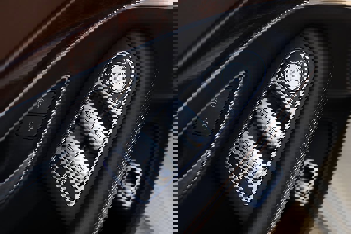 Used 2018 Mercedes-Benz S 560 4MATIC Sedan image 45