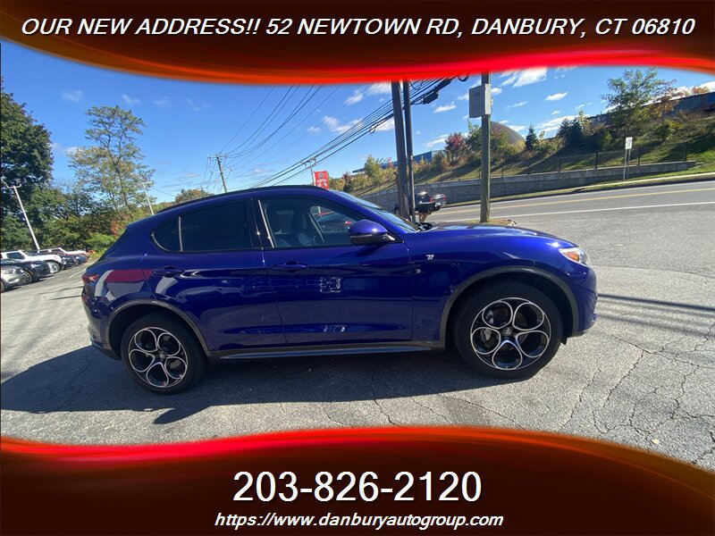 Used 2023 Alfa Romeo Stelvio Ti AWD/4WD image 3