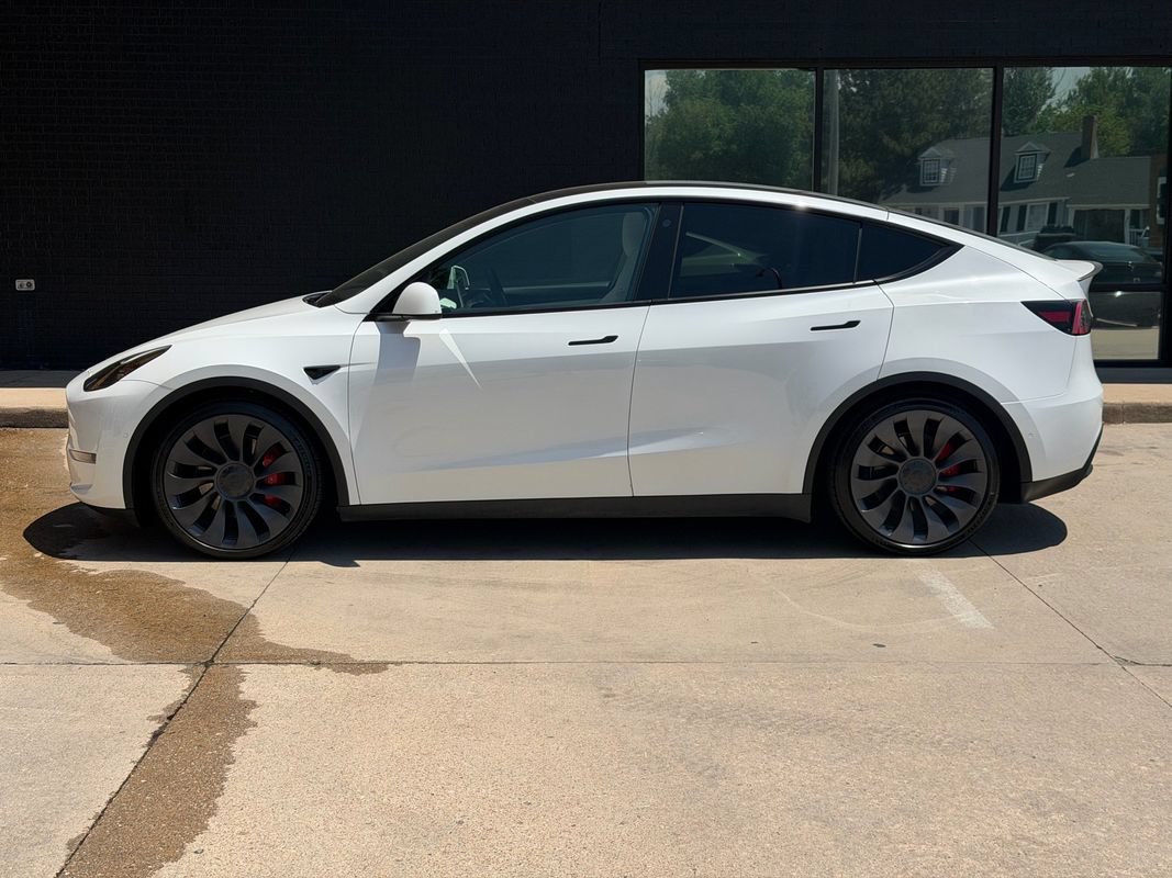 Used 2022 Tesla Model Y Performance AWD/4WD image 17