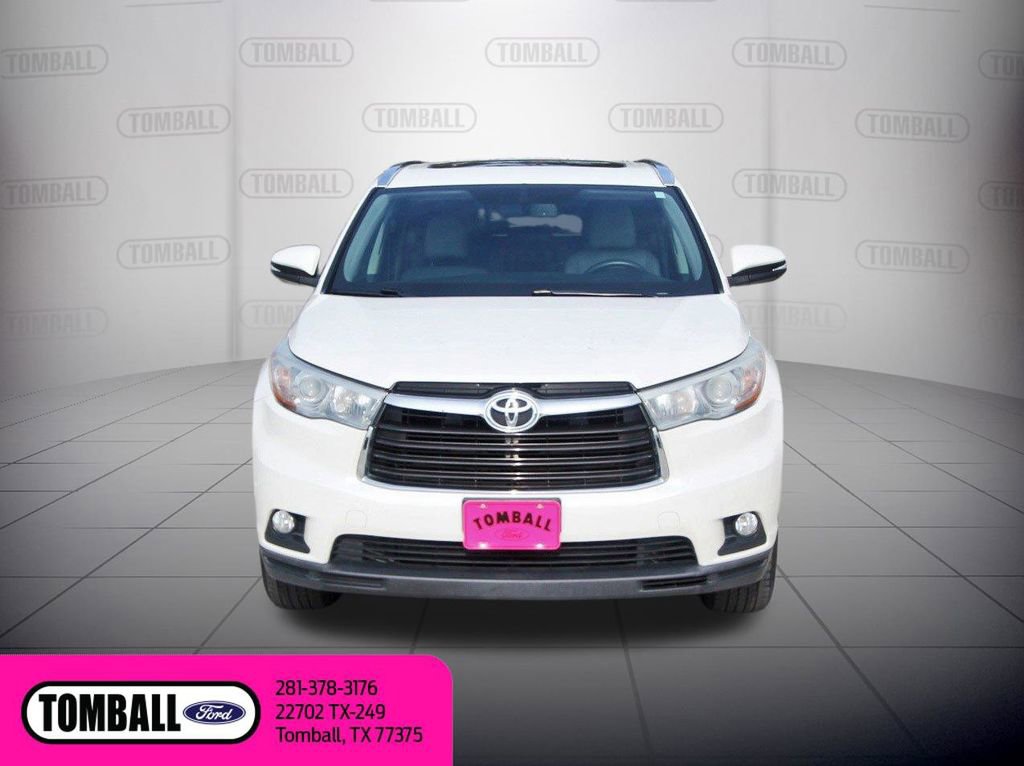 Used 2016 Toyota Highlander XLE FWD image 2