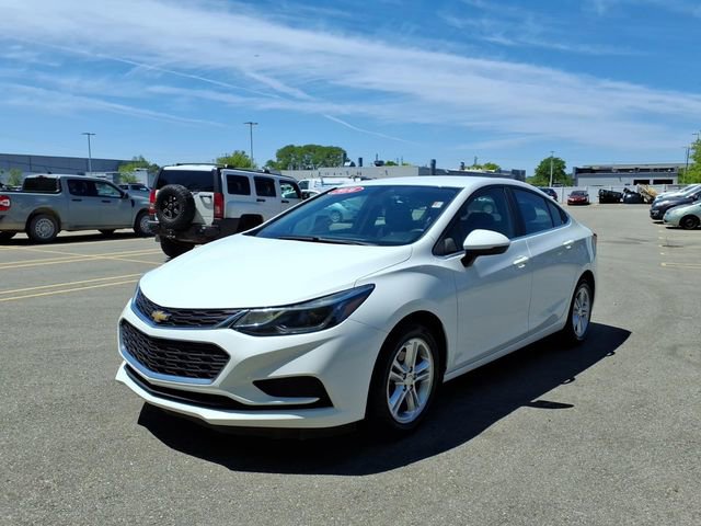 Used 2016 Chevrolet Cruze LT FWD image 3