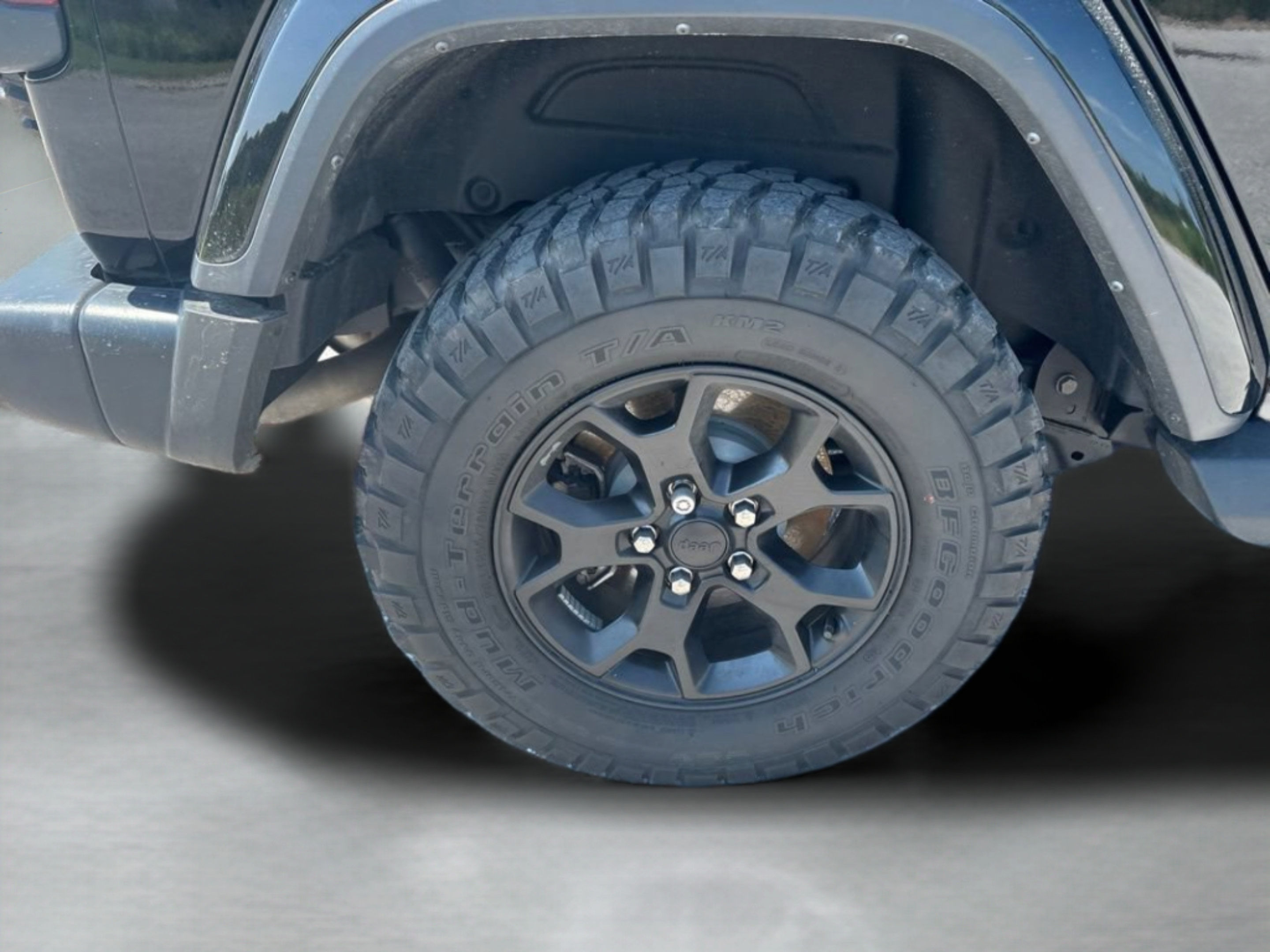 Used 2023 Jeep Wrangler Unlimited Sahara AWD/4WD image 36