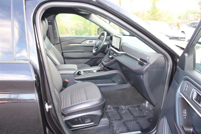 Used 2025 Ford Explorer ST-Line AWD/4WD image 12