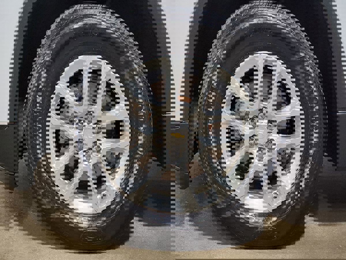 Used 2018 Chevrolet Traverse LS FWD image 28