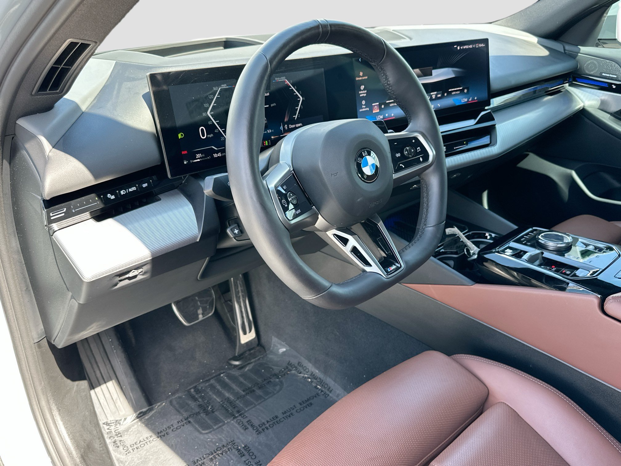 Used 2025 BMW 530i w/ M Sport Package RWD image 9