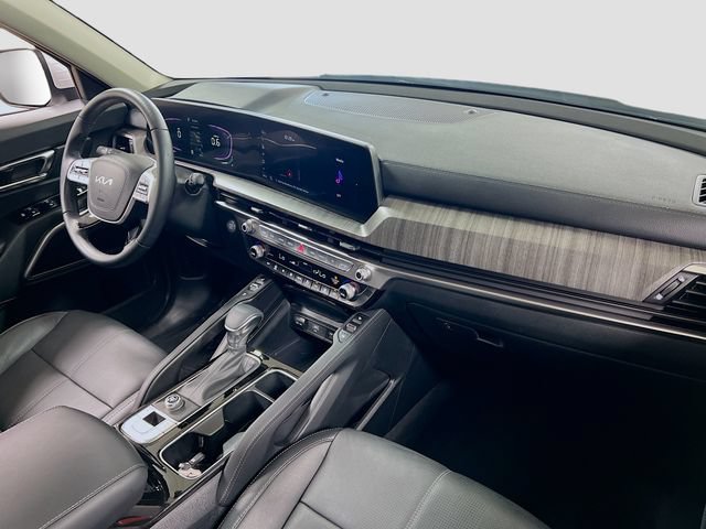 Certified 2025 Kia Telluride EX w/ EX Captain's Chair Package FWD image 32