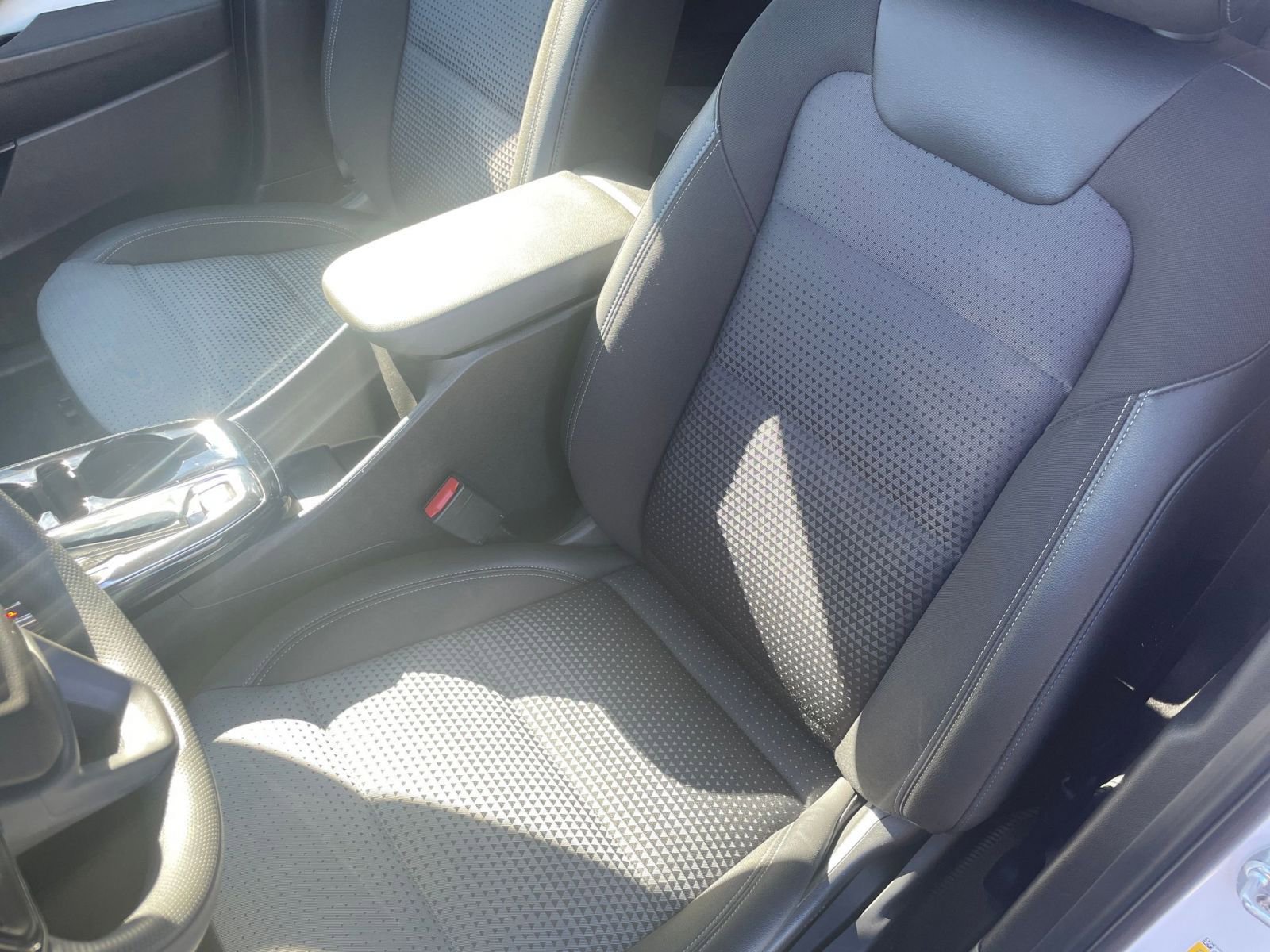 Used 2025 Chevrolet Trax LT image 36