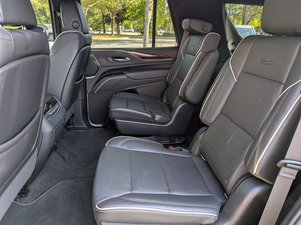 Certified 2022 Cadillac Escalade Premium Luxury image 15