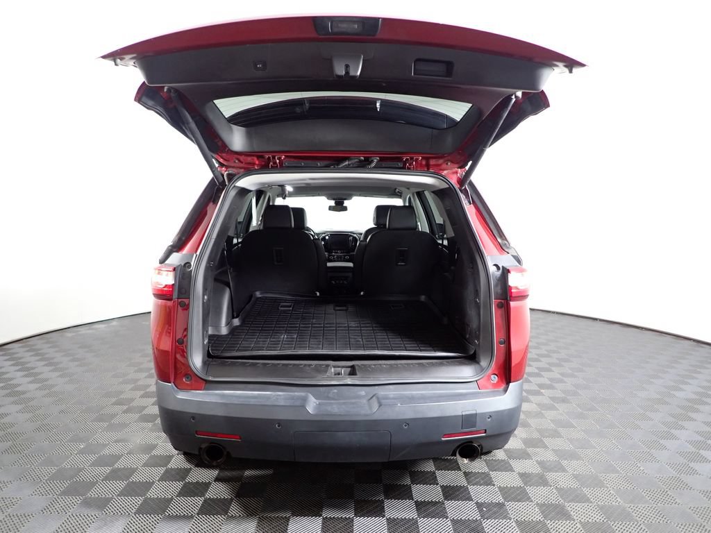 Used 2020 Chevrolet Traverse LT w/ LT Premium Package AWD/4WD image 16