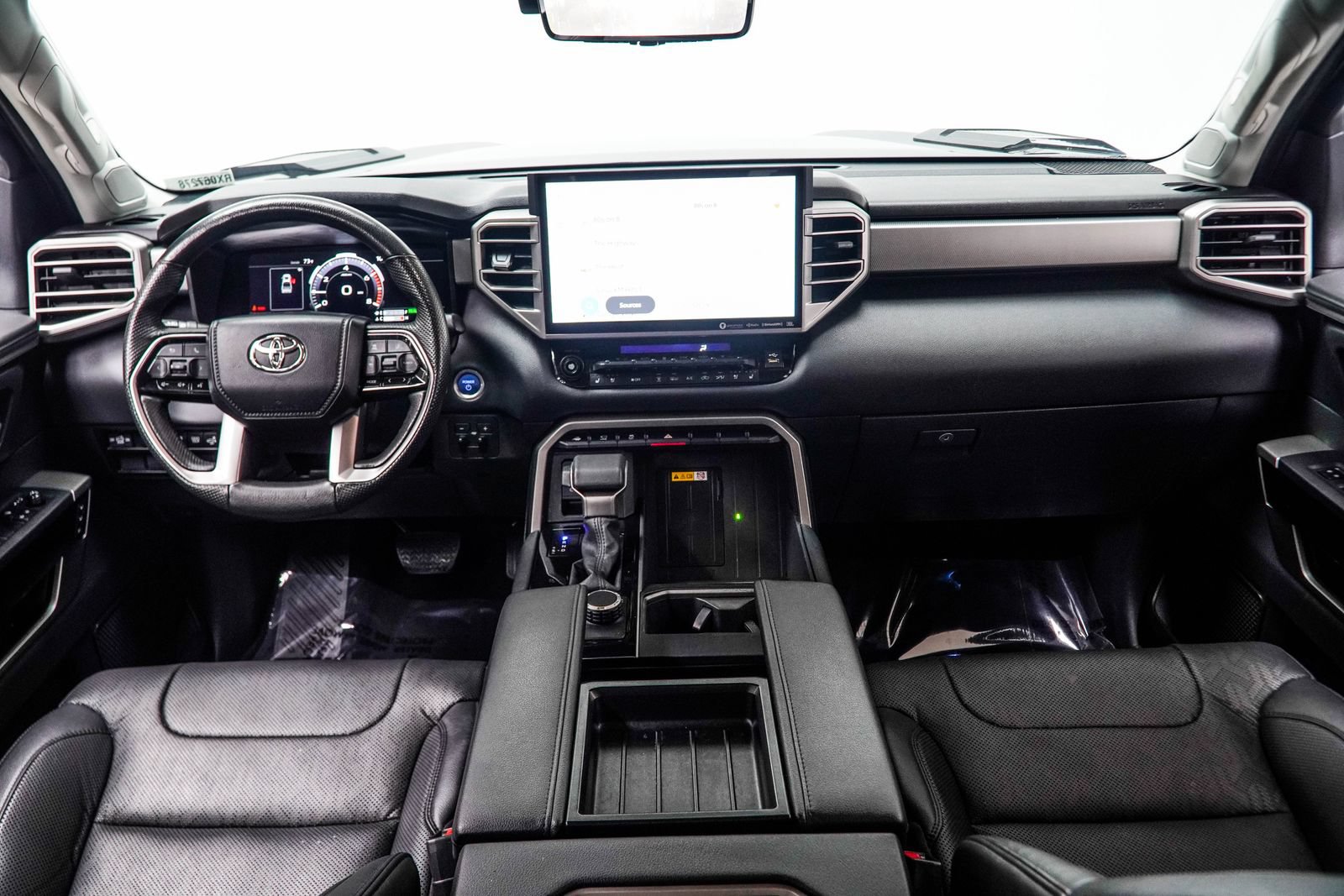 Used 2024 Toyota Tundra Limited AWD/4WD image 5