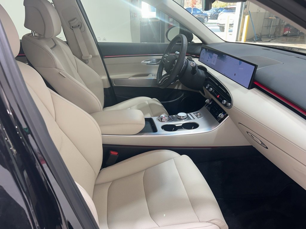 Used 2026 Genesis GV70 2.5T Advanced image 26