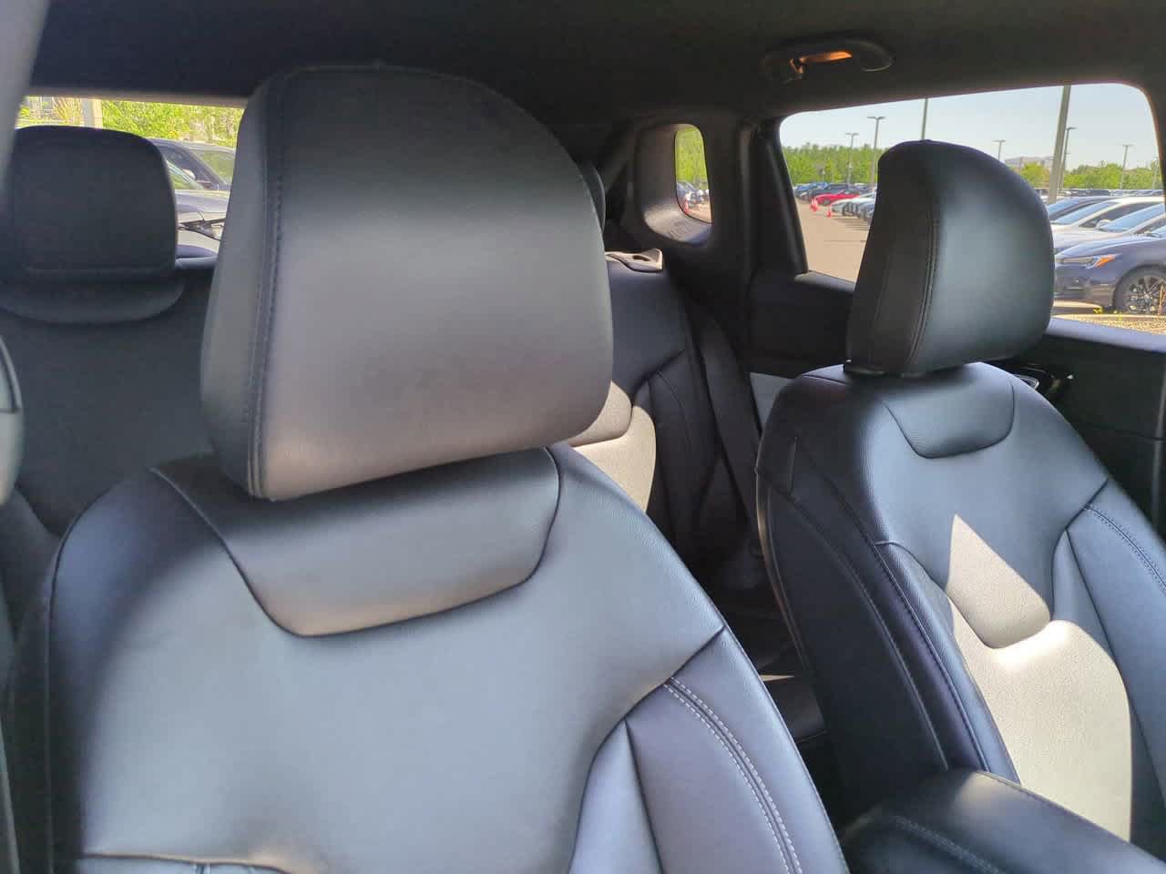 Used 2025 Jeep Compass Limited AWD/4WD image 7