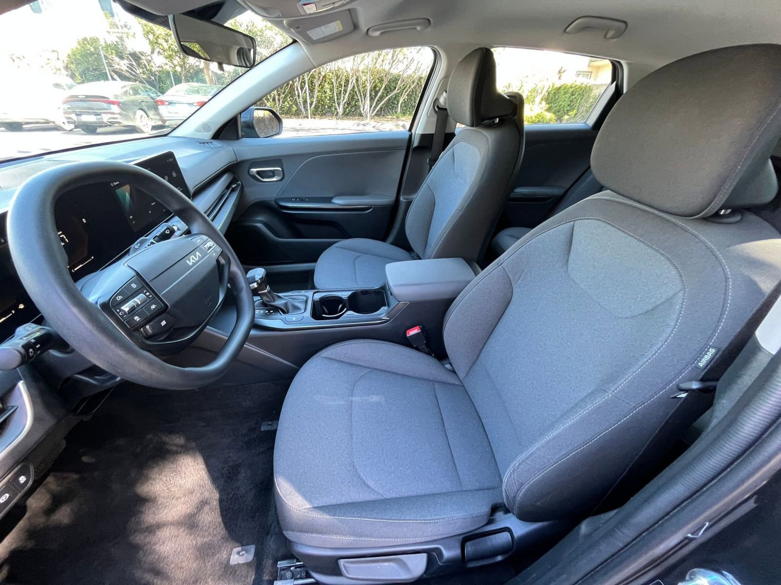 Used 2025 Kia K4 FWD image 25