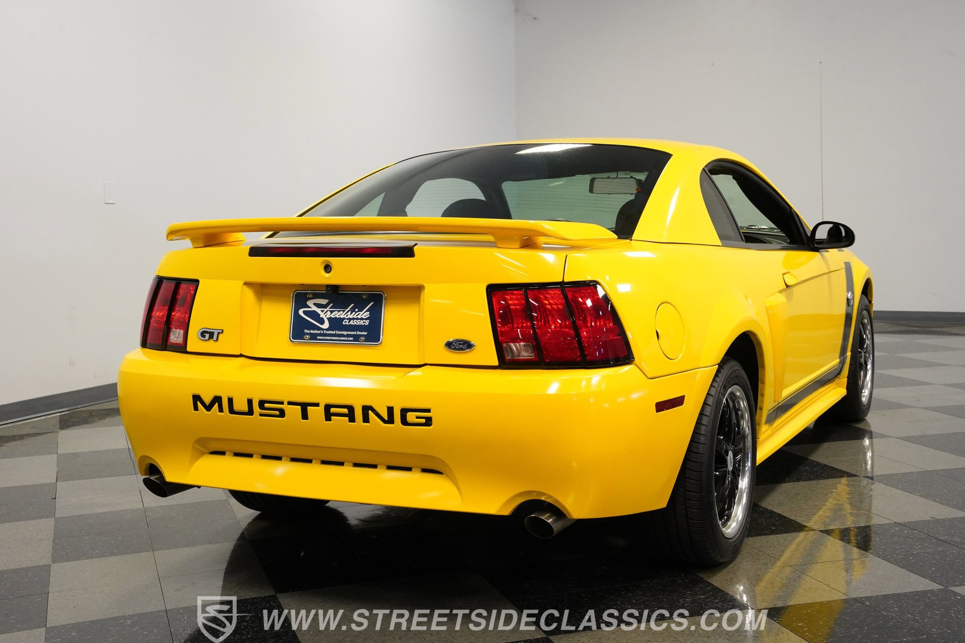 Used 2004 Ford Mustang GT RWD image 12