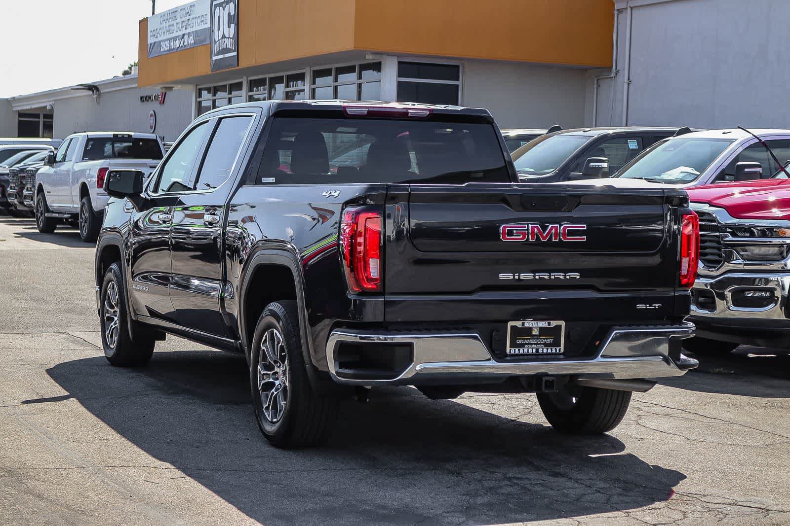 Used 2025 GMC Sierra 1500 SLT AWD/4WD image 6