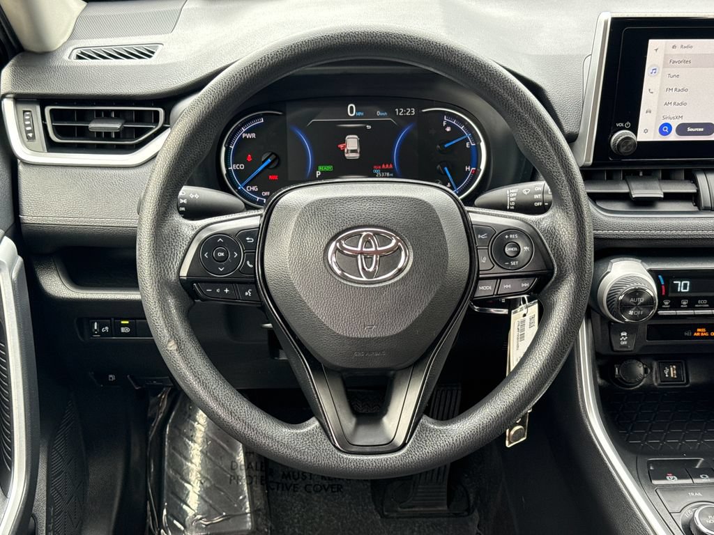 Used 2025 Toyota RAV4 LE AWD/4WD image 13