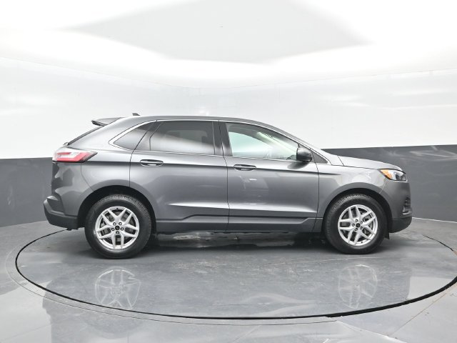 Certified 2024 Ford Edge SEL w/ Convenience Package AWD/4WD image 3