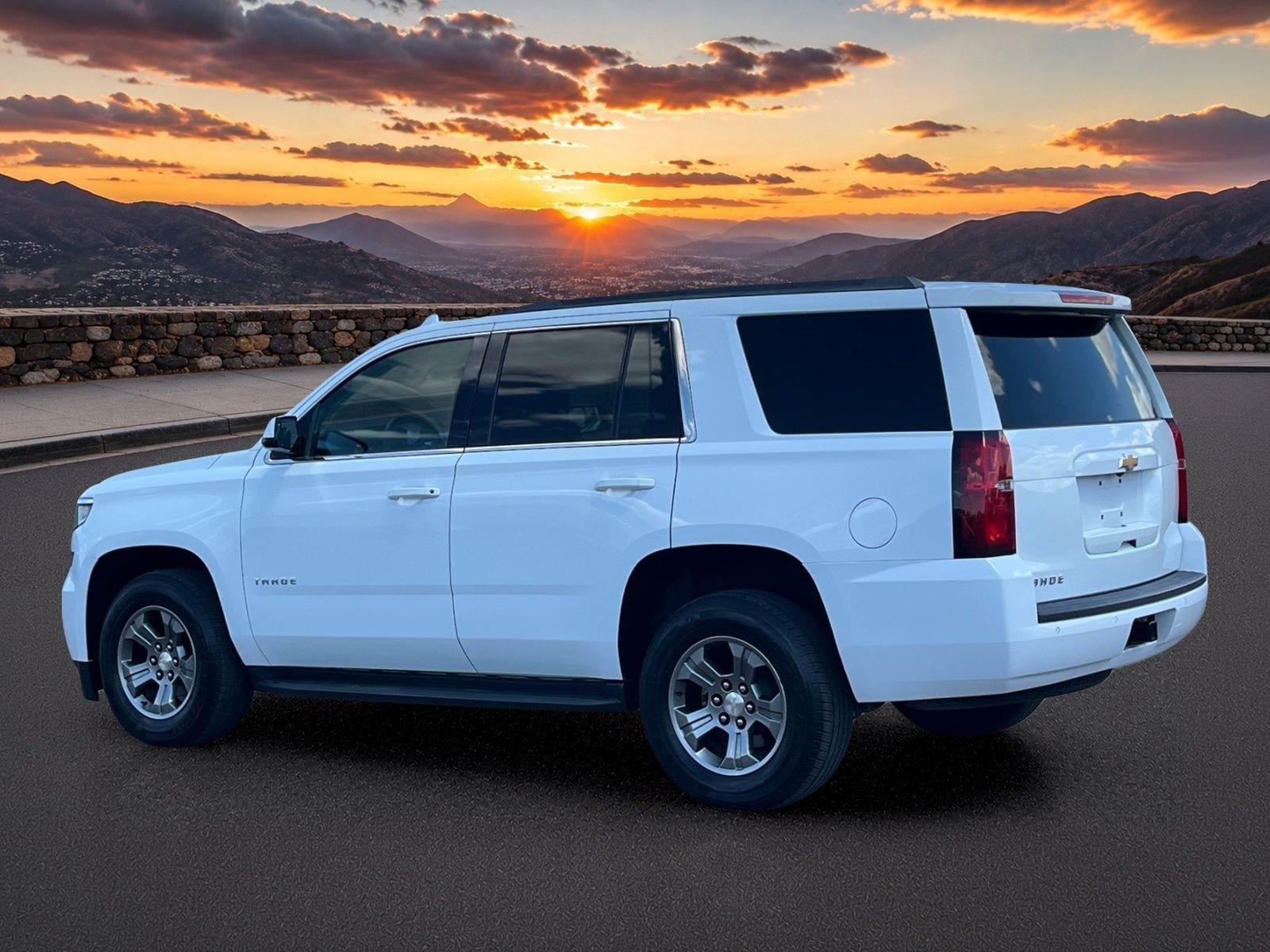 Used 2020 Chevrolet Tahoe LS w/ Max Trailering Package AWD/4WD image 4