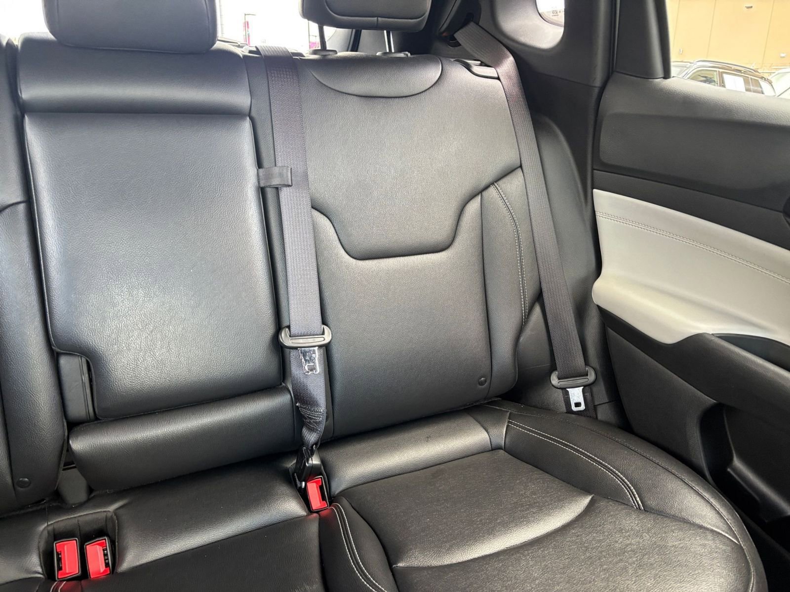 Used 2025 Jeep Compass Limited AWD/4WD image 38