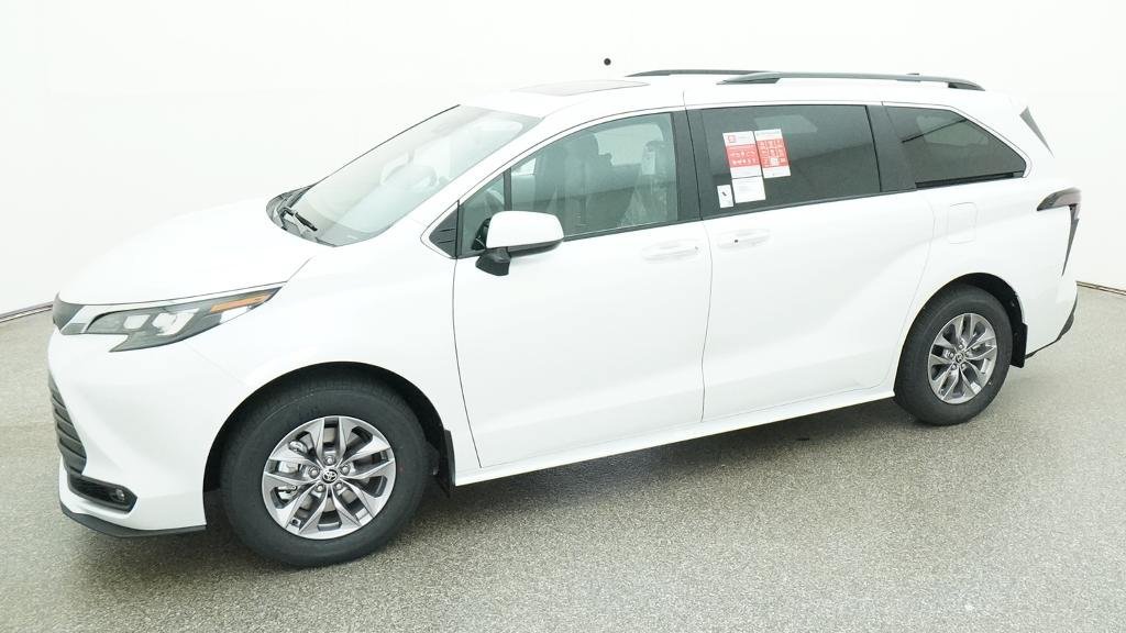 New 2026 Toyota Sienna XLE FWD image 5