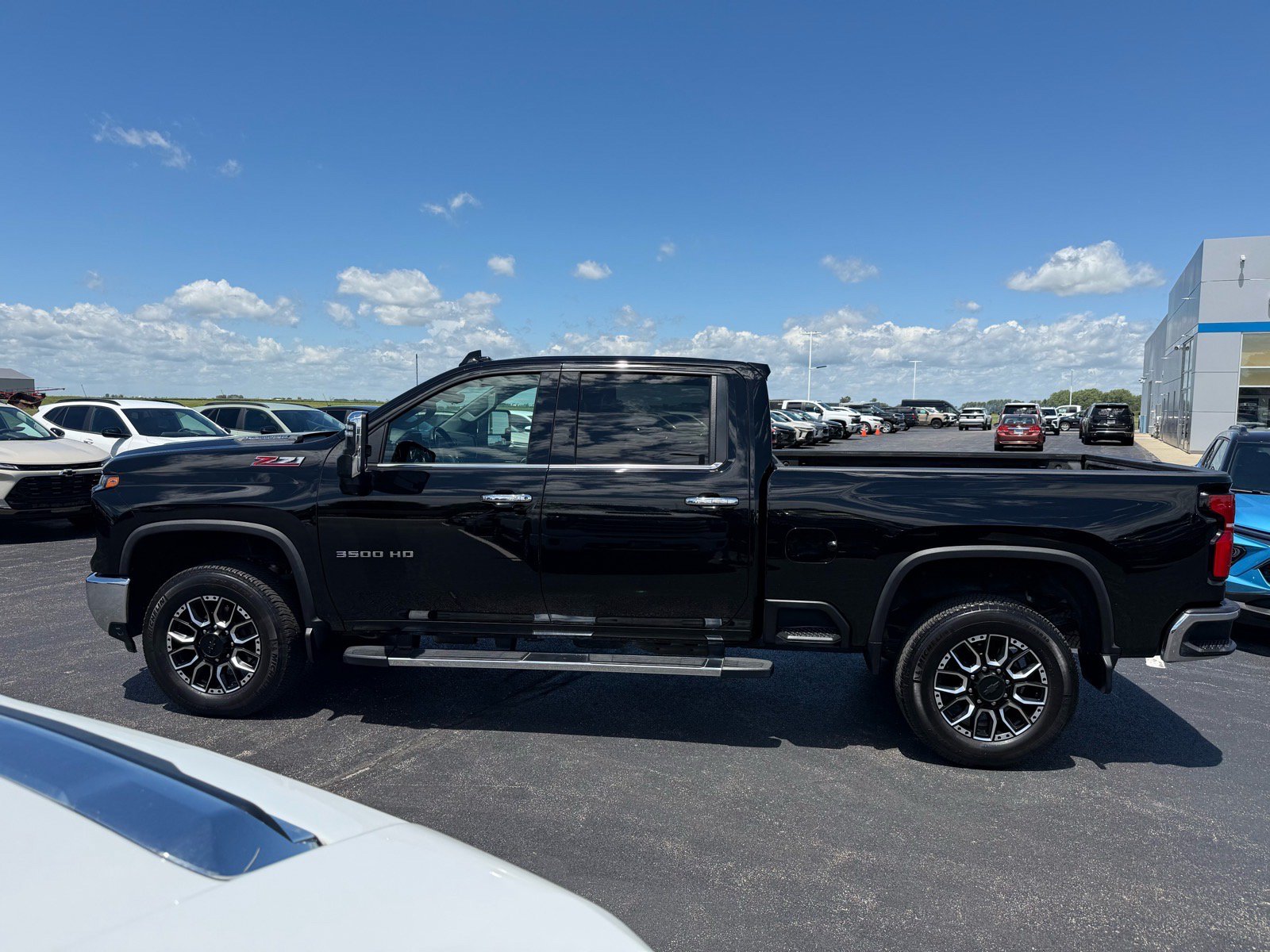 Used 2024 Chevrolet Silverado 3500 LTZ w/ LTZ Plus Package AWD/4WD image 2