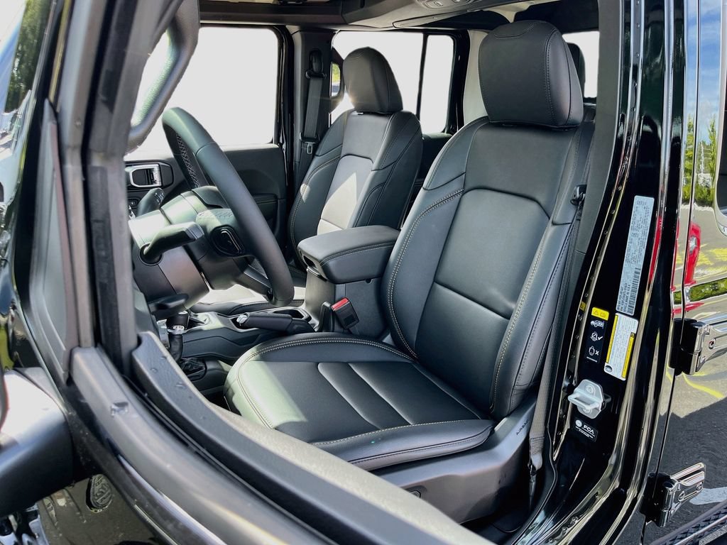 New 2026 Jeep Gladiator Sport AWD/4WD image 20