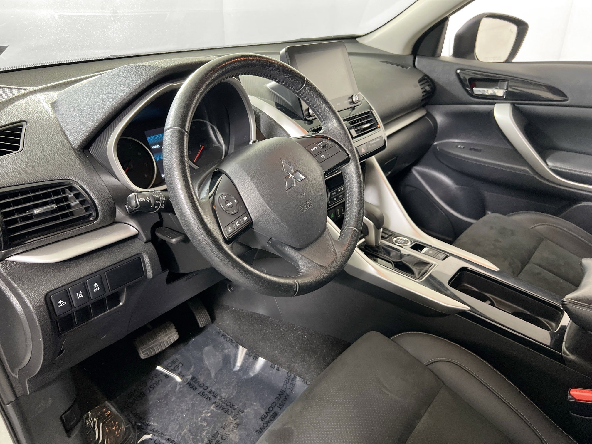 Used 2023 Mitsubishi Eclipse Cross SE image 9