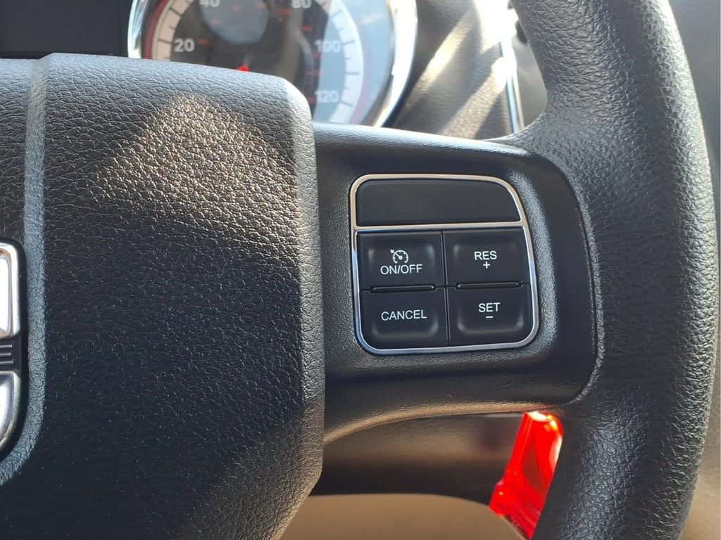 Used 2020 Dodge Grand Caravan SE w/ UConnect Hands-Free Group FWD image 23