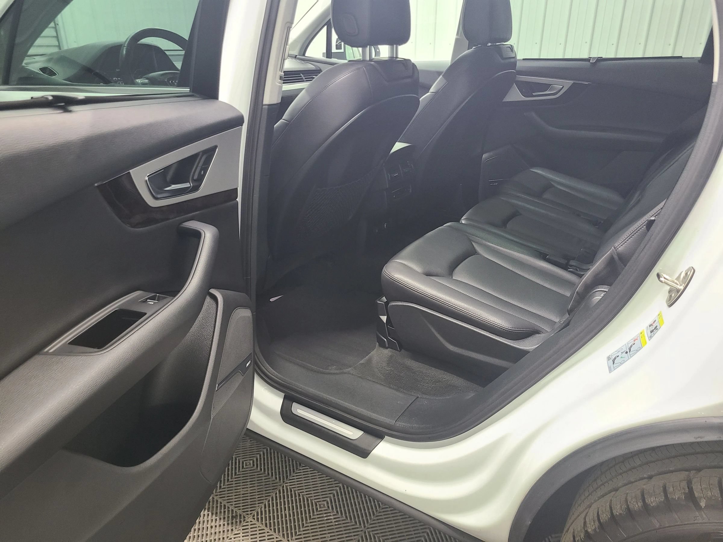 Used 2018 Audi Q7 2.0T Premium Plus AWD/4WD image 37