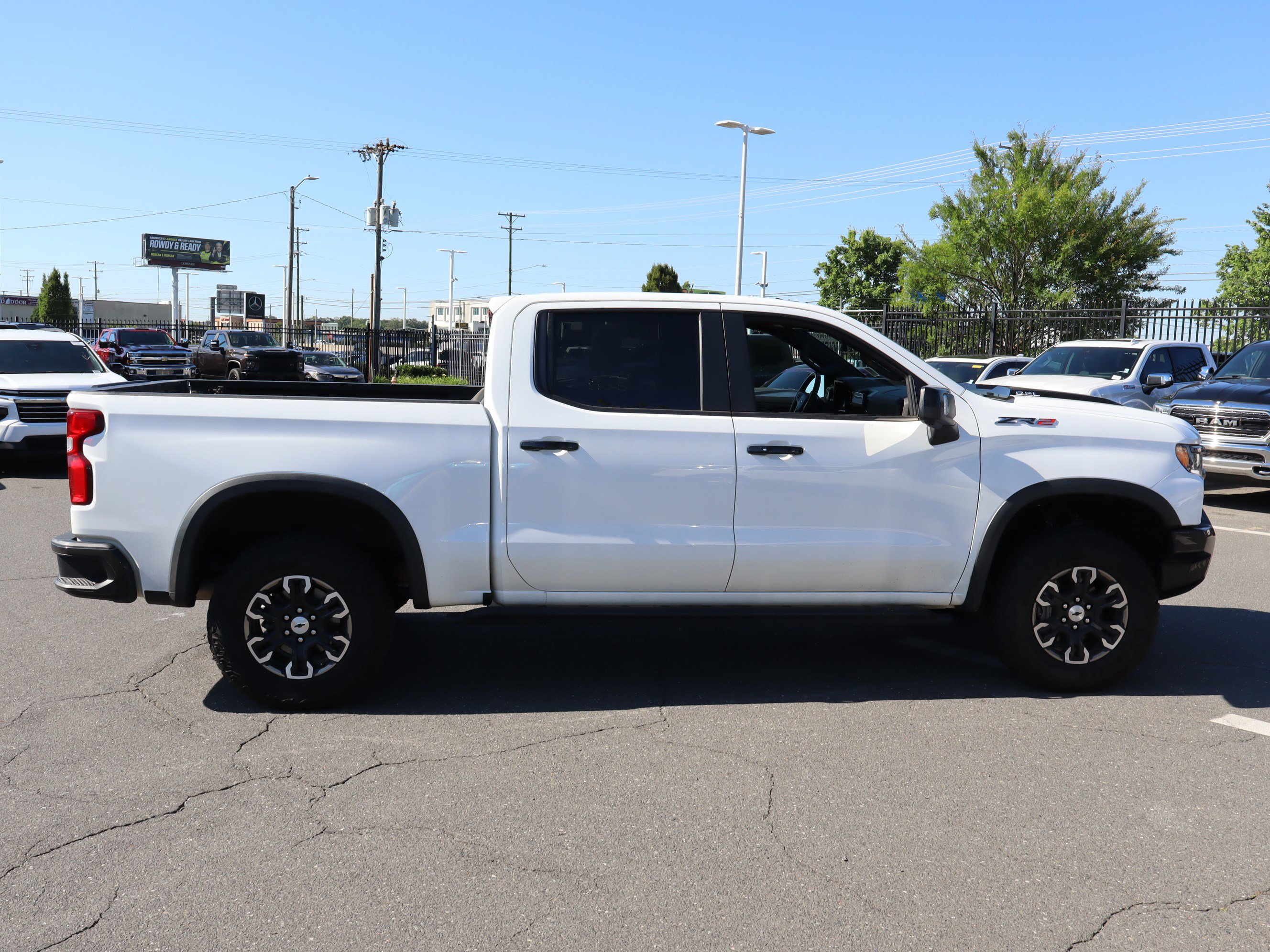 Used 2022 Chevrolet Silverado 1500 ZR2 w/ Technology Package AWD/4WD image 11