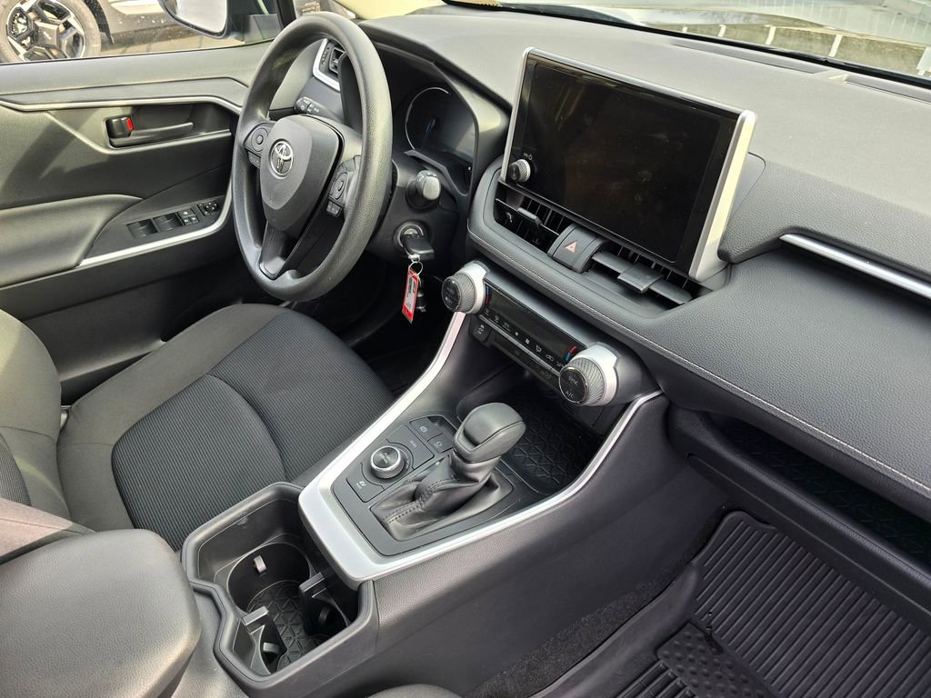 Used 2023 Toyota RAV4 LE image 10