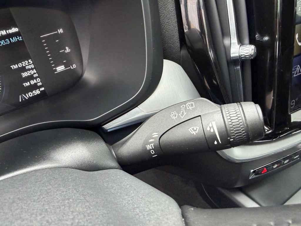 Used 2019 Volvo XC60 T5 Momentum image 24