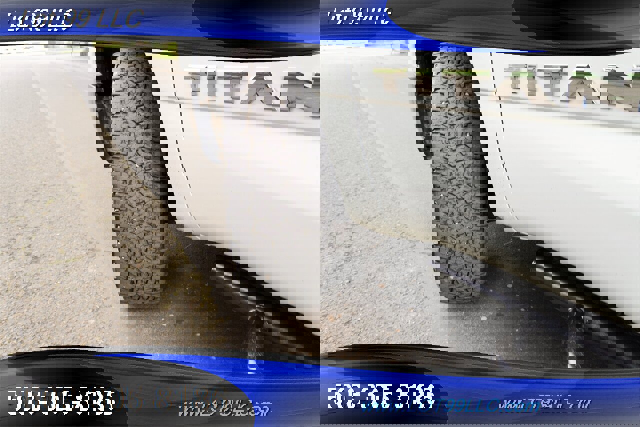 Used 2021 Nissan Titan SV w/ SV Convenience Package image 4