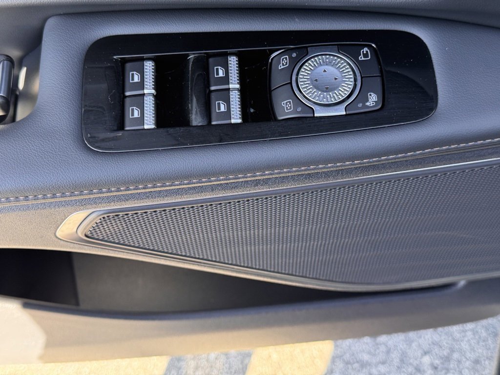 Used 2025 Lincoln Nautilus Premier w/ Jet Appearance Package image 17