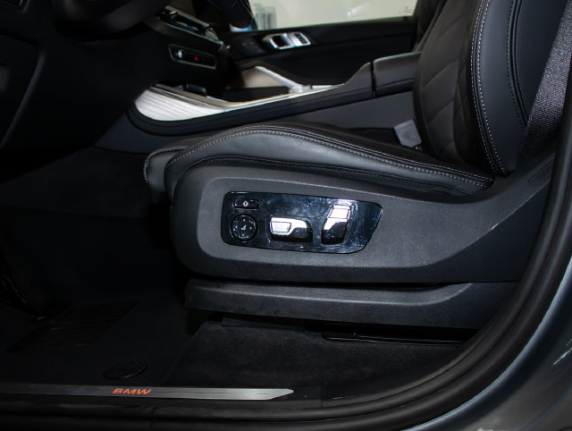 Used 2024 BMW X7 xDrive40i w/ Executive Package AWD/4WD image 15