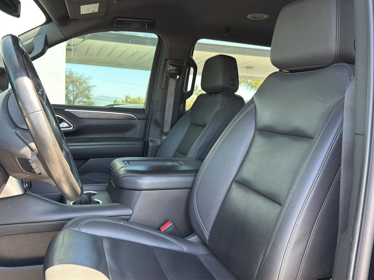 Used 2023 Chevrolet Suburban LT image 4