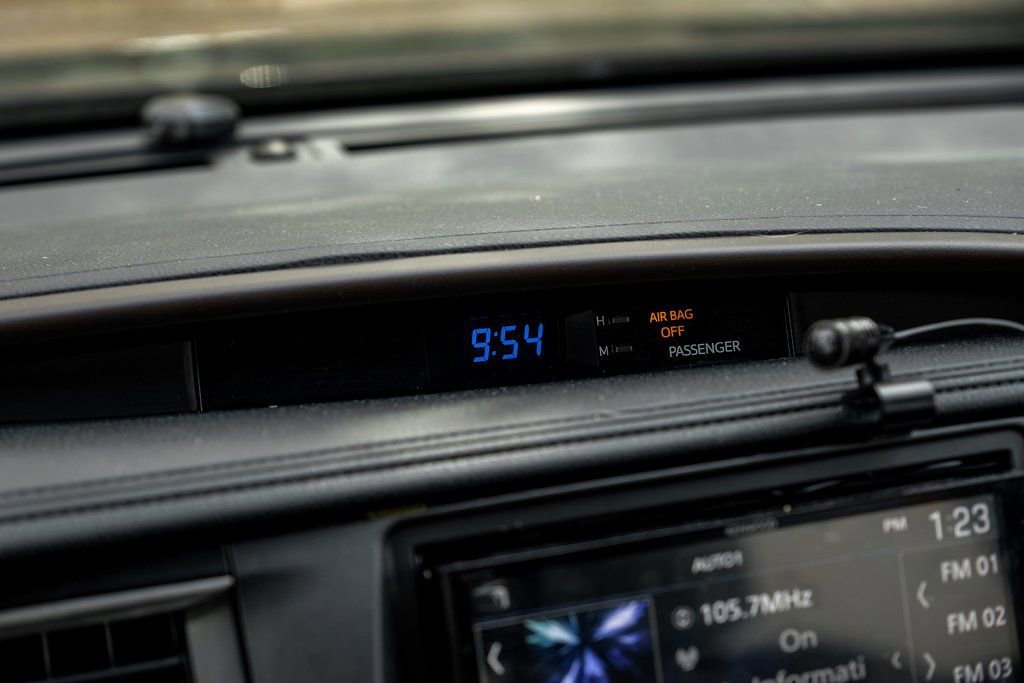 Used 2017 Toyota Highlander Plus image 32