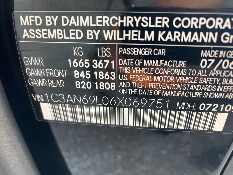 Used 2006 Chrysler Crossfire Limited image 21