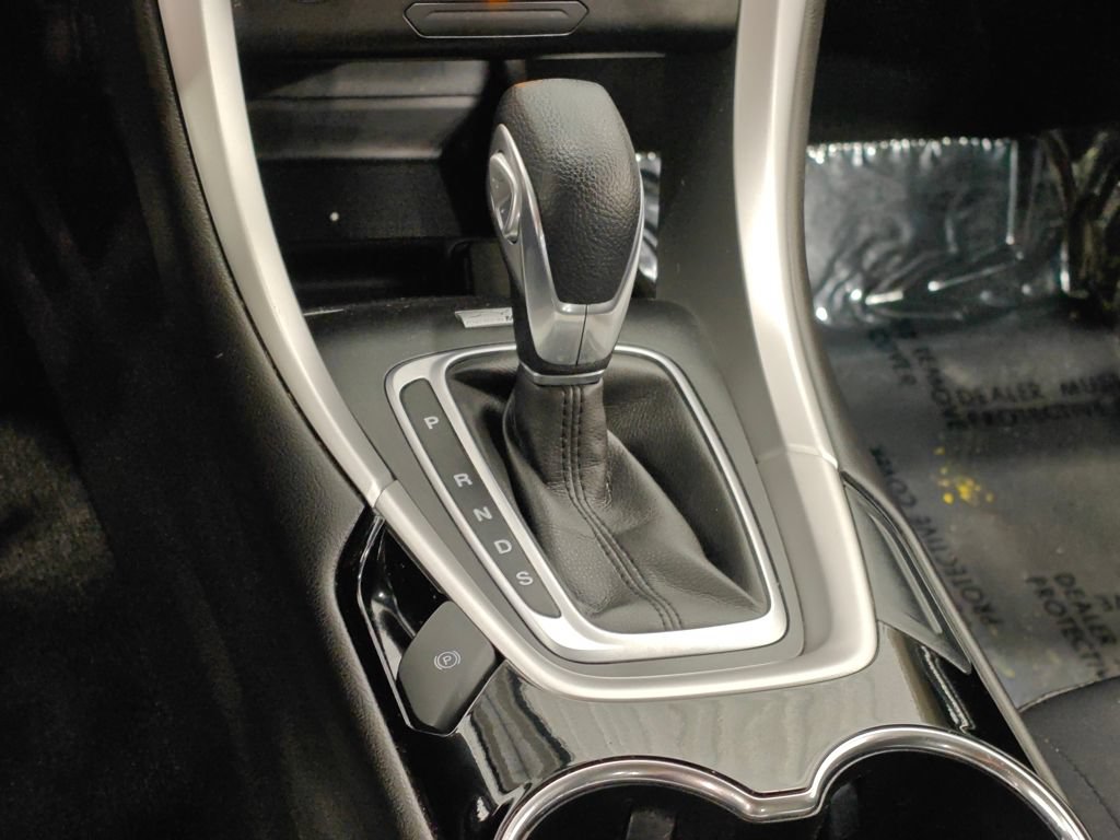 Used 2014 Ford Fusion SE FWD image 9