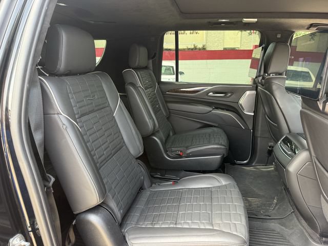 Used 2023 Cadillac Escalade ESV Sport Platinum w/ LPO, Floor Liner Package AWD/4WD image 34